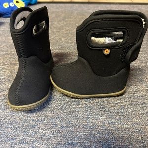 Bogs toddler size 4